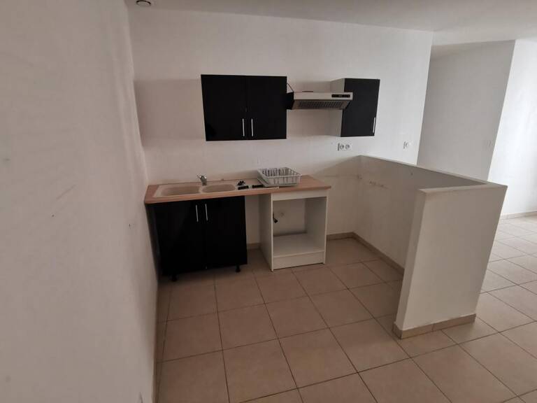 A LOUER Appartement  2 Chambres Tarascon — photo 1