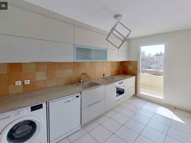 T3 Lumineux avec 2 Balcons – Champagne-au-Mont-d'Or (69410) — photo du bien