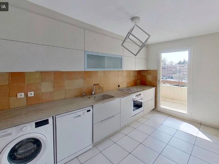 T3 Lumineux avec 2 Balcons – Champagne-au-Mont-d'Or (69410) — photo 1