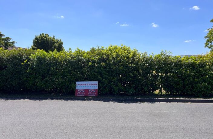 Titre : Terrain constructible de 804 m² — Saint-Jean-le-Blanc (45) — photo 2