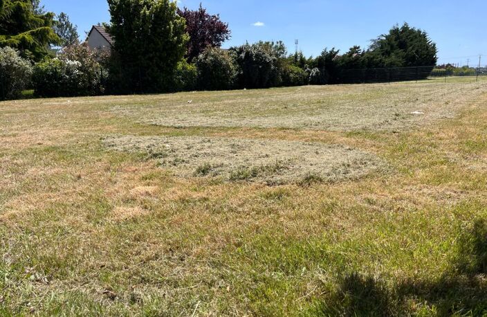 Titre : Terrain constructible de 804 m² — Saint-Jean-le-Blanc (45) — photo 3