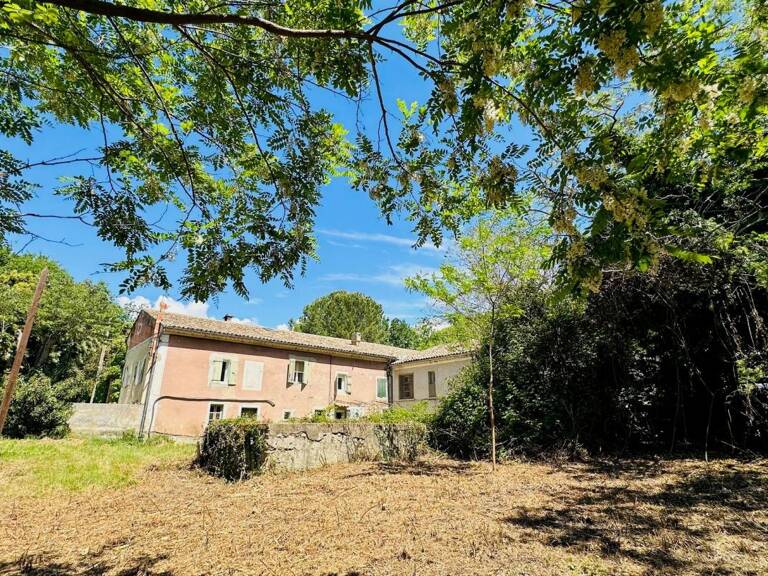 FERME A RENOVER 500M² EN TOTALITE 3 HABITATIONS DONT  1 MAISON INDEPENDANTE DE 90M² TERRAIN 9500M² 84110 PUYMERAS — photo 1