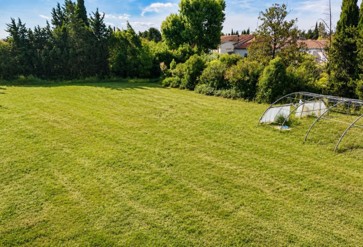 Terrain constructible viabilisé 230 m² à vendre Rognonas — photo 1