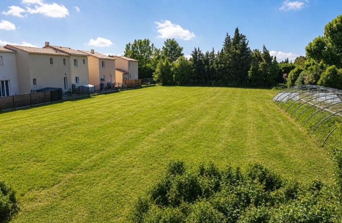 Terrain constructible viabilisé 230 m² à vendre Rognonas — photo 2