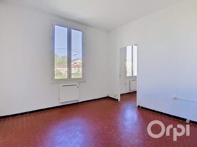 Appartement de type 2 à vendre, sur le secteur de Toulon Ouest, à proximité des Routes, faibles charges de copropriété — photo du bien