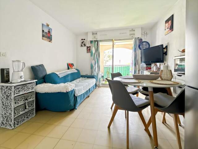 Appartement À Vendre — photo du bien