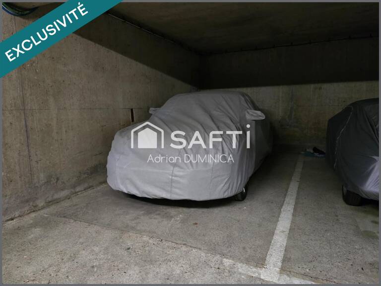 Parking couvert avec accès sécurisé — photo 1