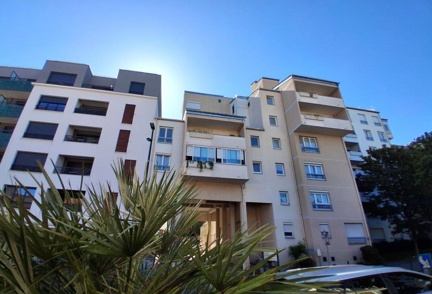 Appartement À Vendre centre ville F3 balcon et box — photo 1