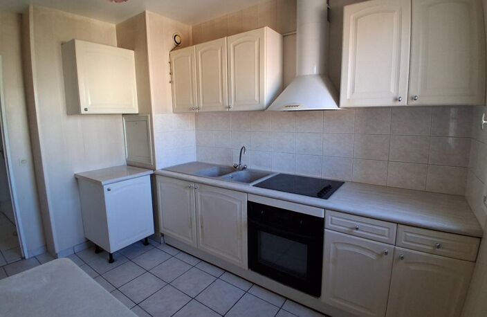 Appartement À Vendre centre ville F3 balcon et box — photo 2