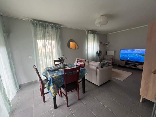 Appartement À Vendre — photo du bien