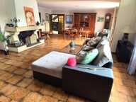 Belle Propriété ou Villa avec sa Piscine de 50 m² à réhabiliter entièrement où Maison Individuelle sur Sous-sol Complet de 223 m² à Rafraîchir avec sa Cour sécurisée de 125 m², Balcon, Véranda, Terrasse avec sa Piscine creusée et Terrain clos, arborés et — photo 2