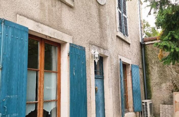 DEMEURE BOURGEOISE DU 19ème siècle au centre de CHATEAUNEUF SUR CHER — photo 2