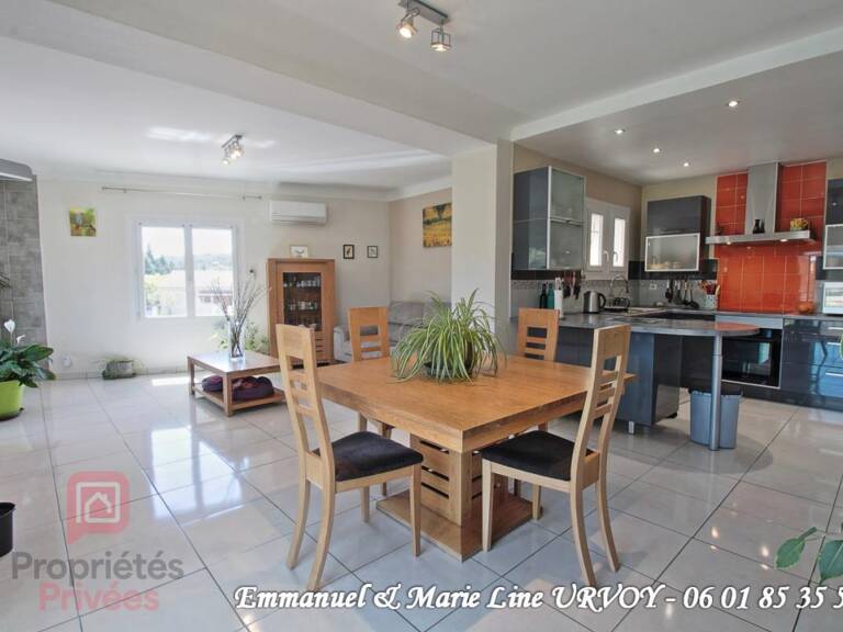 NOVES 13550: Appartement T5 avec véranda et Terrasse — photo 1