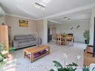 NOVES 13550: Appartement T5 avec véranda et Terrasse — photo 3