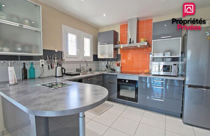 NOVES 13550: Appartement T5 avec véranda et Terrasse — photo 5