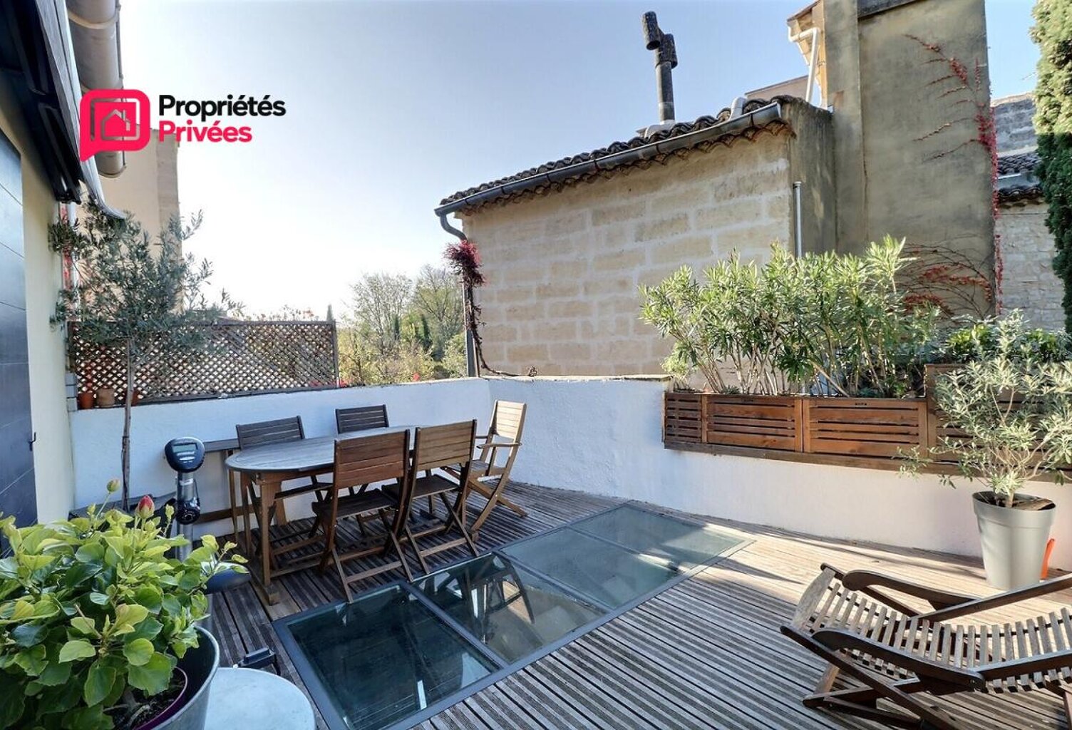 Maison de ville Uzès 5 pièce(s) 111m2 rénovée secteur sauvegardé 2 chambres garage terrasse — photo 1