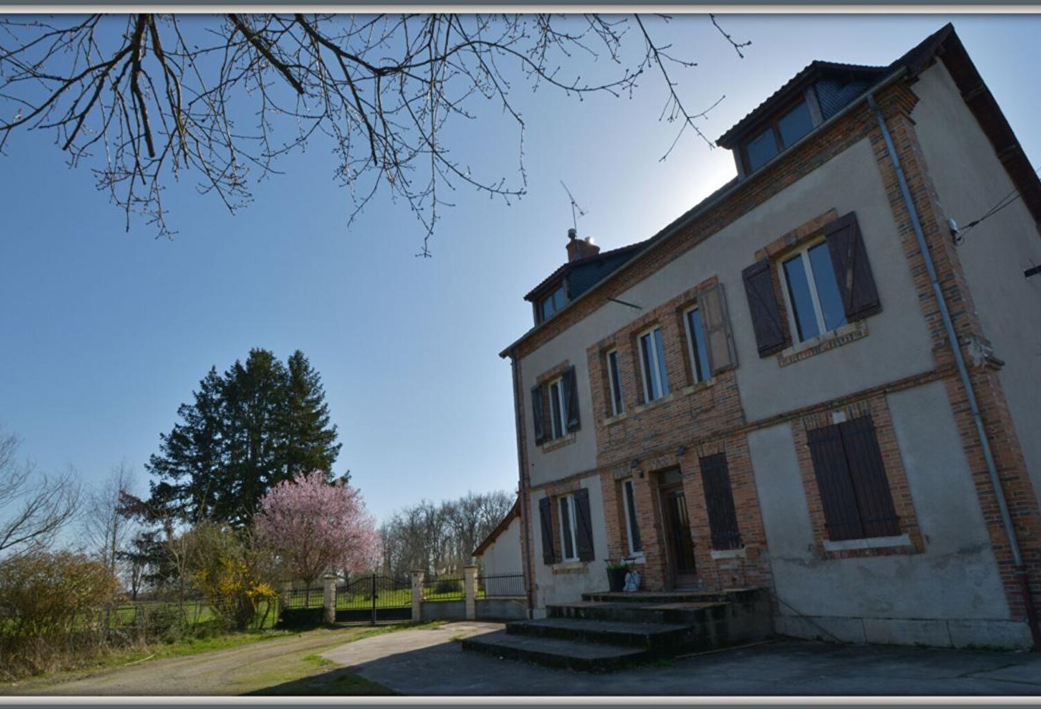 Maison Chezal Benoit 6 pièce(s) 119.3 m2 — photo 1