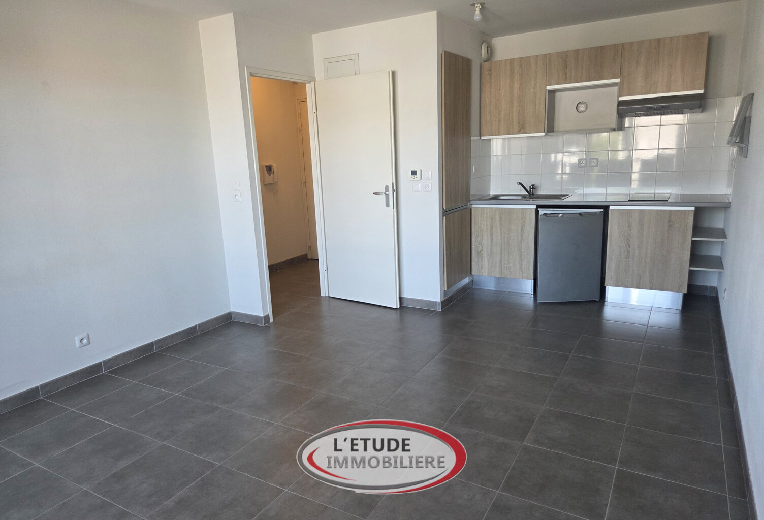 St Herblain Bourg : T2 de 40 m2 de 2013, balcon et parking p — photo 1