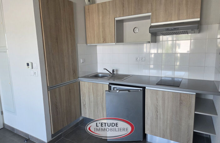 St Herblain Bourg : T2 de 40 m2 de 2013, balcon et parking p — photo 3