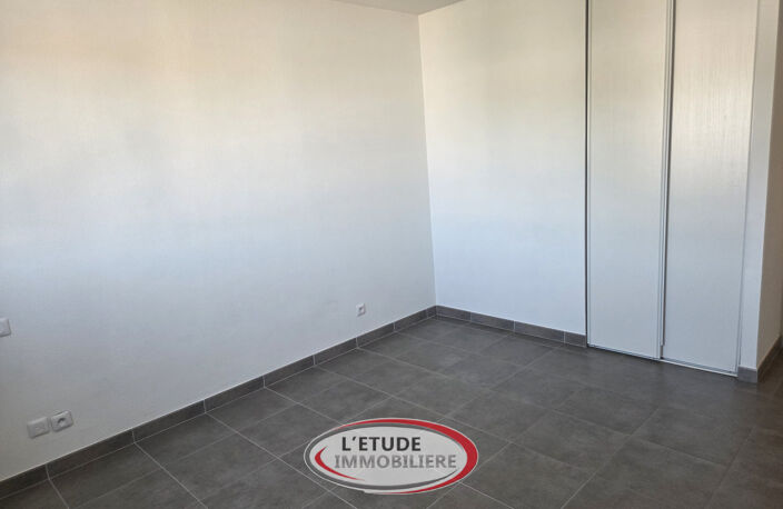 St Herblain Bourg : T2 de 40 m2 de 2013, balcon et parking p — photo 4