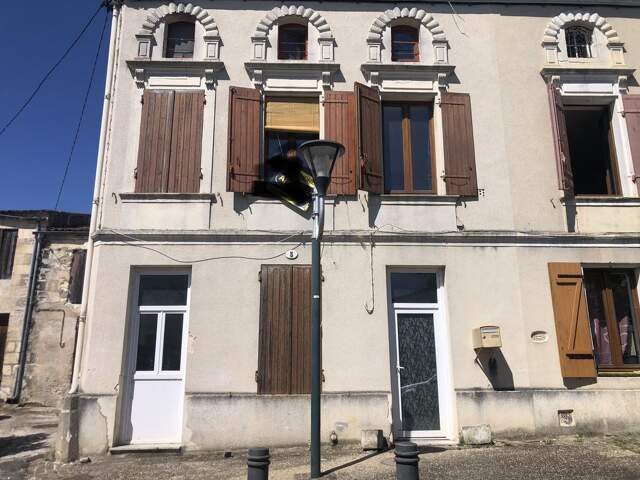 MAISON DE VILLE PAUILLAC CENTRE , DEUX NIVEAUX, DEUX  CHAMBRES, — photo du bien