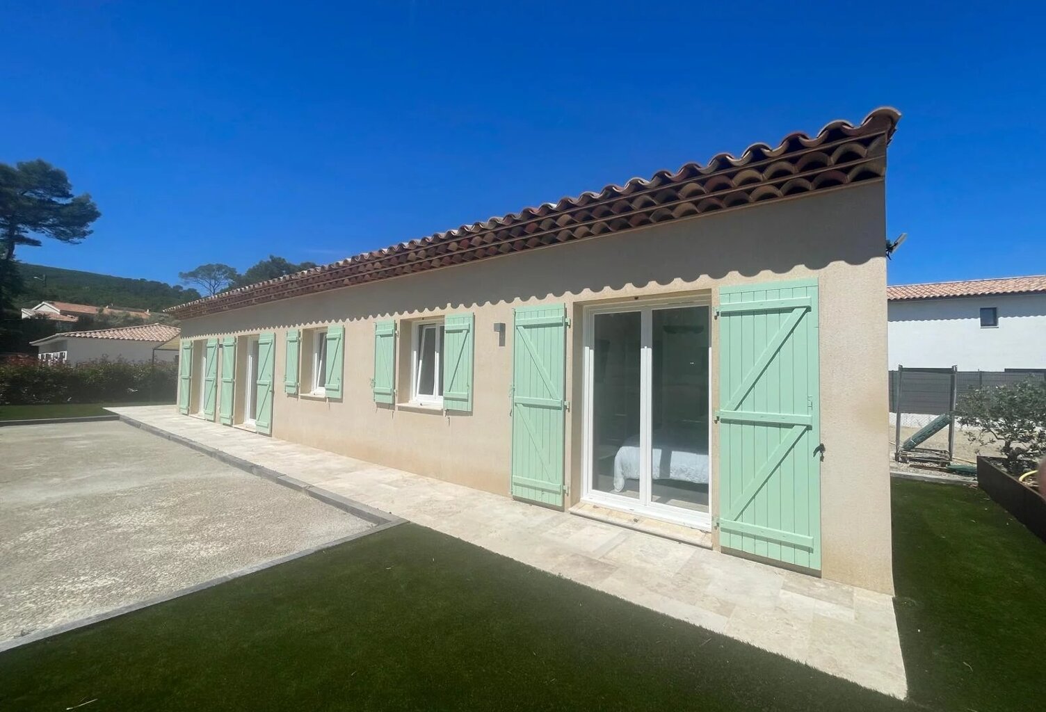 VILLA DE PLAIN-PIED – 138,09 m² AU TOTAL – ENVIRONNEMENT CALME — photo 1