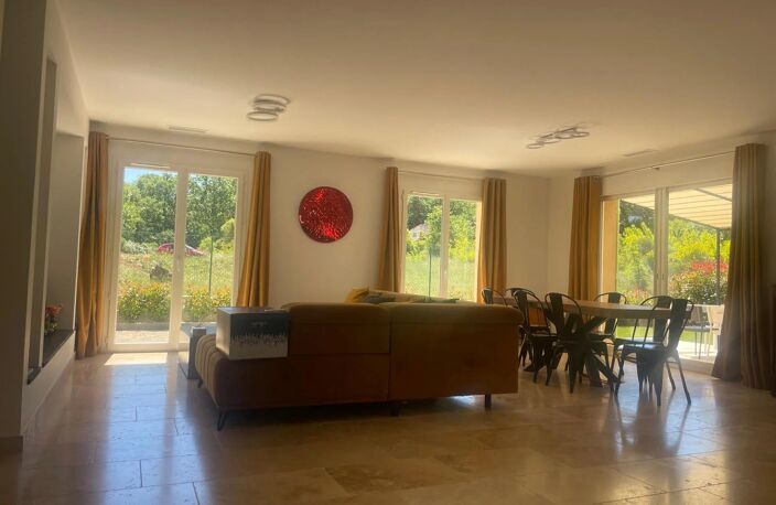 VILLA DE PLAIN-PIED – 138,09 m² AU TOTAL – ENVIRONNEMENT CALME — photo 3
