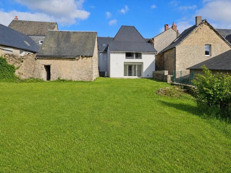 Immeuble rénové loué avec jardin à Château-Chinon — photo 1