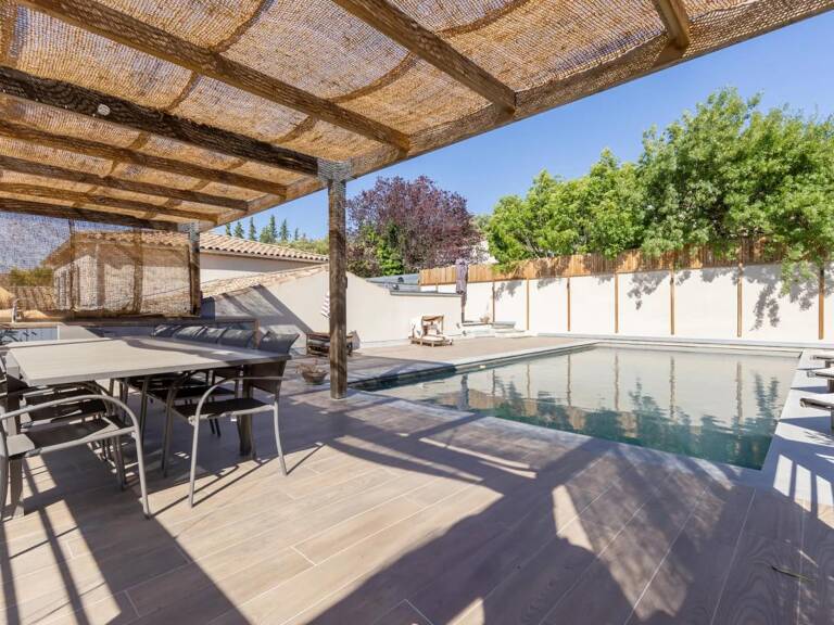 Superbe bastide de 217 m² avec piscine à Grambois — photo 1