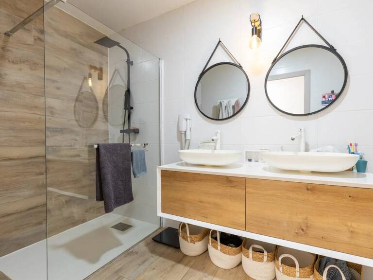 Superbe bastide de 217 m² avec piscine à Grambois — photo 1