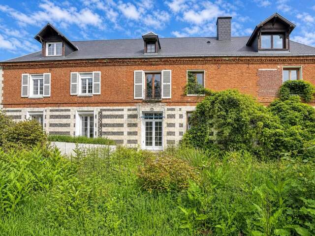 Maison de 326 m² avec charme historique à Turretot — photo du bien