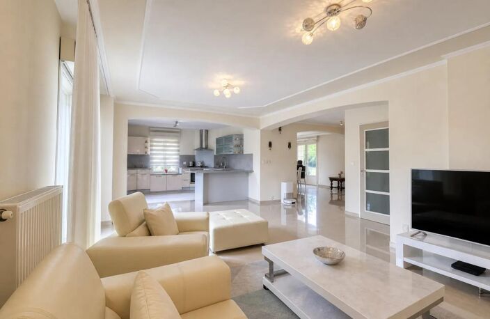 Sézanne : Maison 8 pièces de 173 m², jardin — photo 2