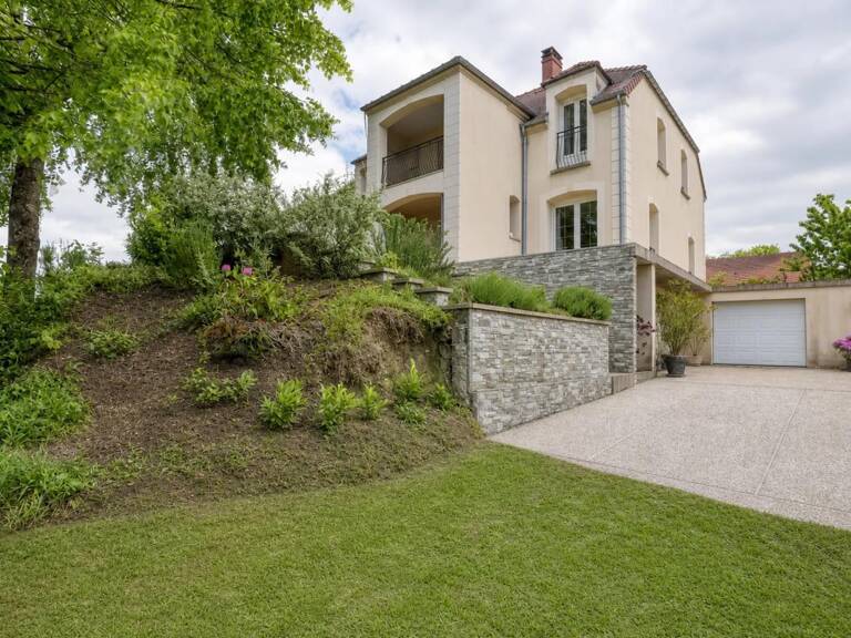 Sézanne : Maison 8 pièces de 173 m², jardin — photo 1