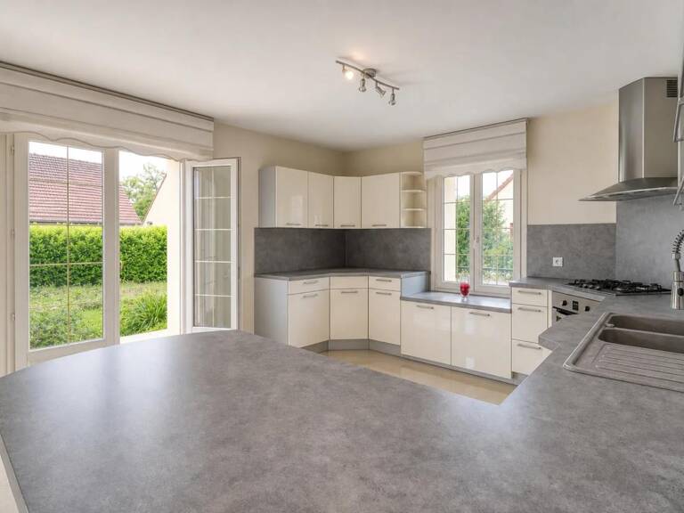 Sézanne : Maison 8 pièces de 173 m², jardin — photo 1