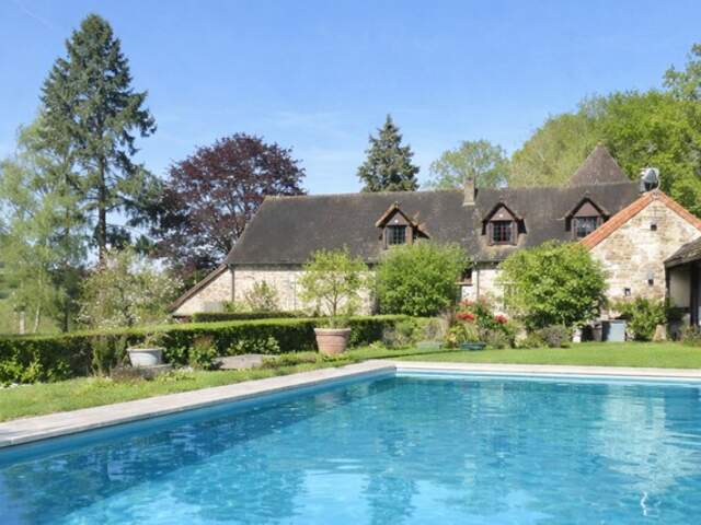 BELLE FERMETTE ISOLEE SUR 5 HECTARES — photo du bien