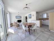 QUIBERON - 3 CHAMBRES - 1 SALLE D'EAU - 1 SALLE DE BAINS -  BUANDERIE - JARDIN - LOCAL DE RANGEMENT- GARAGE ET PARKING — photo 2