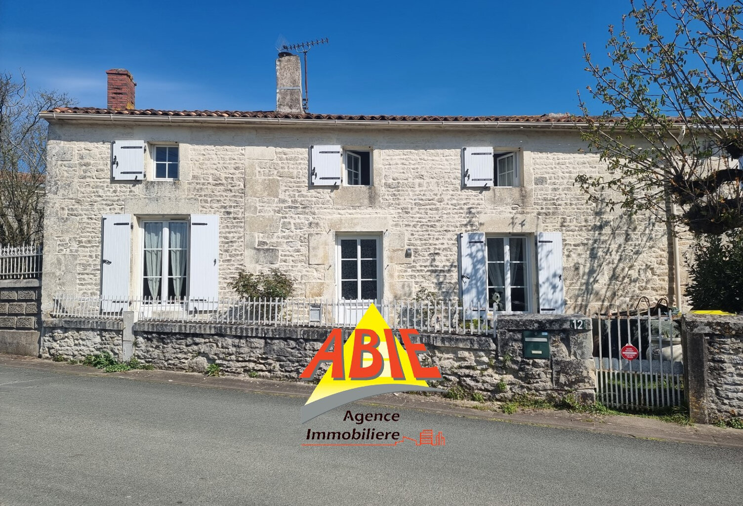 Maison en pierre sur Benet 119m2 — photo 1