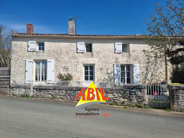 Maison en pierre sur Benet 119m2 — photo du bien