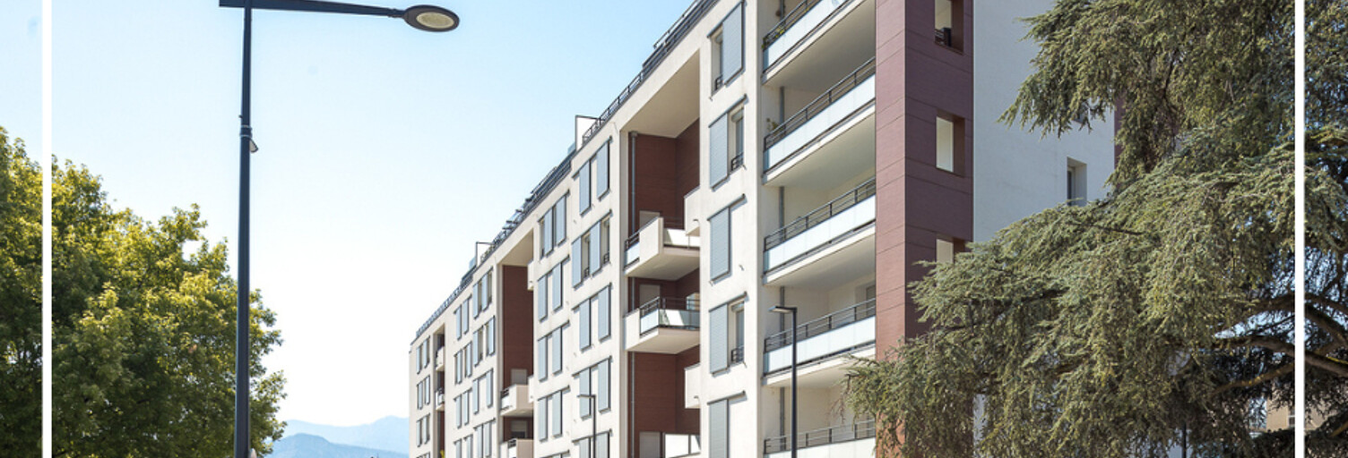 Garage   m² à louer à Voiron (38500)