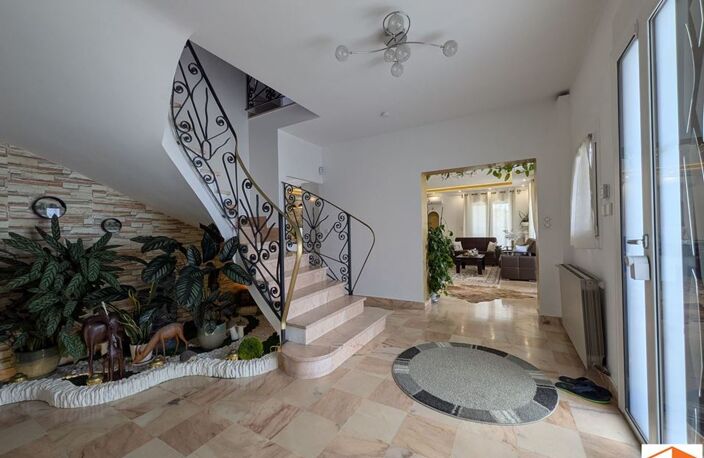 Maison - 188m ² — photo 2