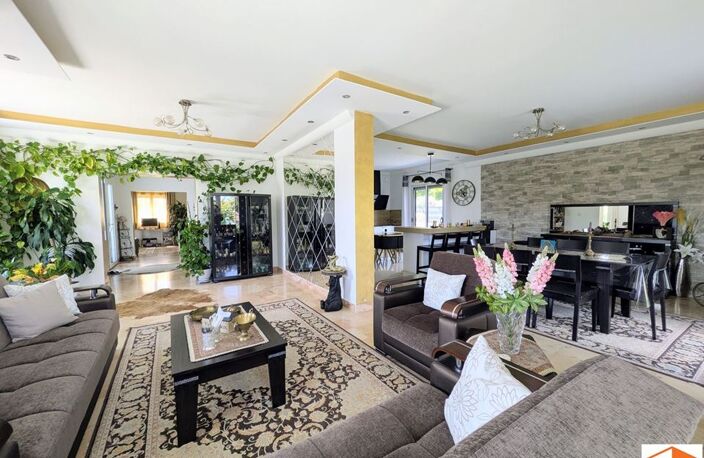 Maison - 188m ² — photo 3