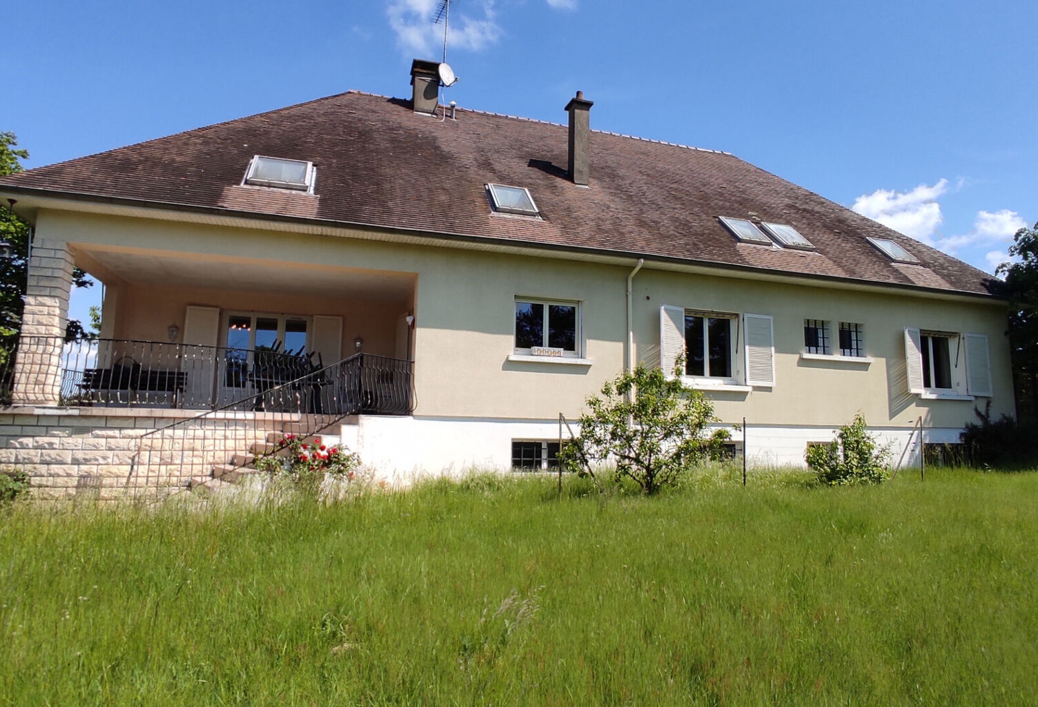 CHATELLERAULT  SUD- VILLA 7 CHAMBRES - BORD RIVIERE — photo 1