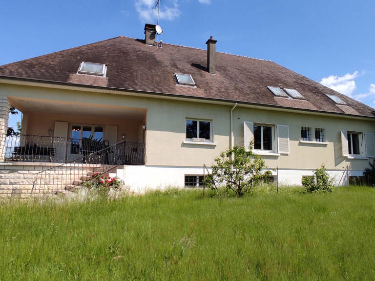 CHATELLERAULT  SUD- VILLA 7 CHAMBRES - BORD RIVIERE — photo 1