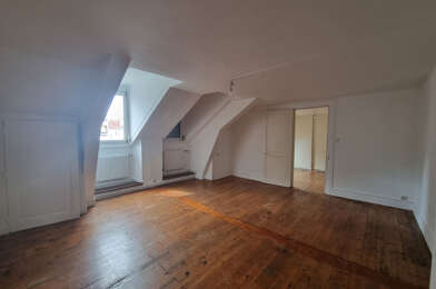 Appartement 3 pièces 824 €