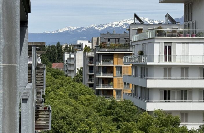 Appartement T2 en dernier étage avec terrasse — photo 2