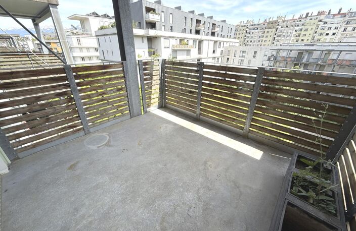 Appartement T2 en dernier étage avec terrasse — photo 4