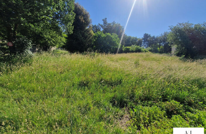 Vaste terrain Constructible de 1555 m² — photo 3
