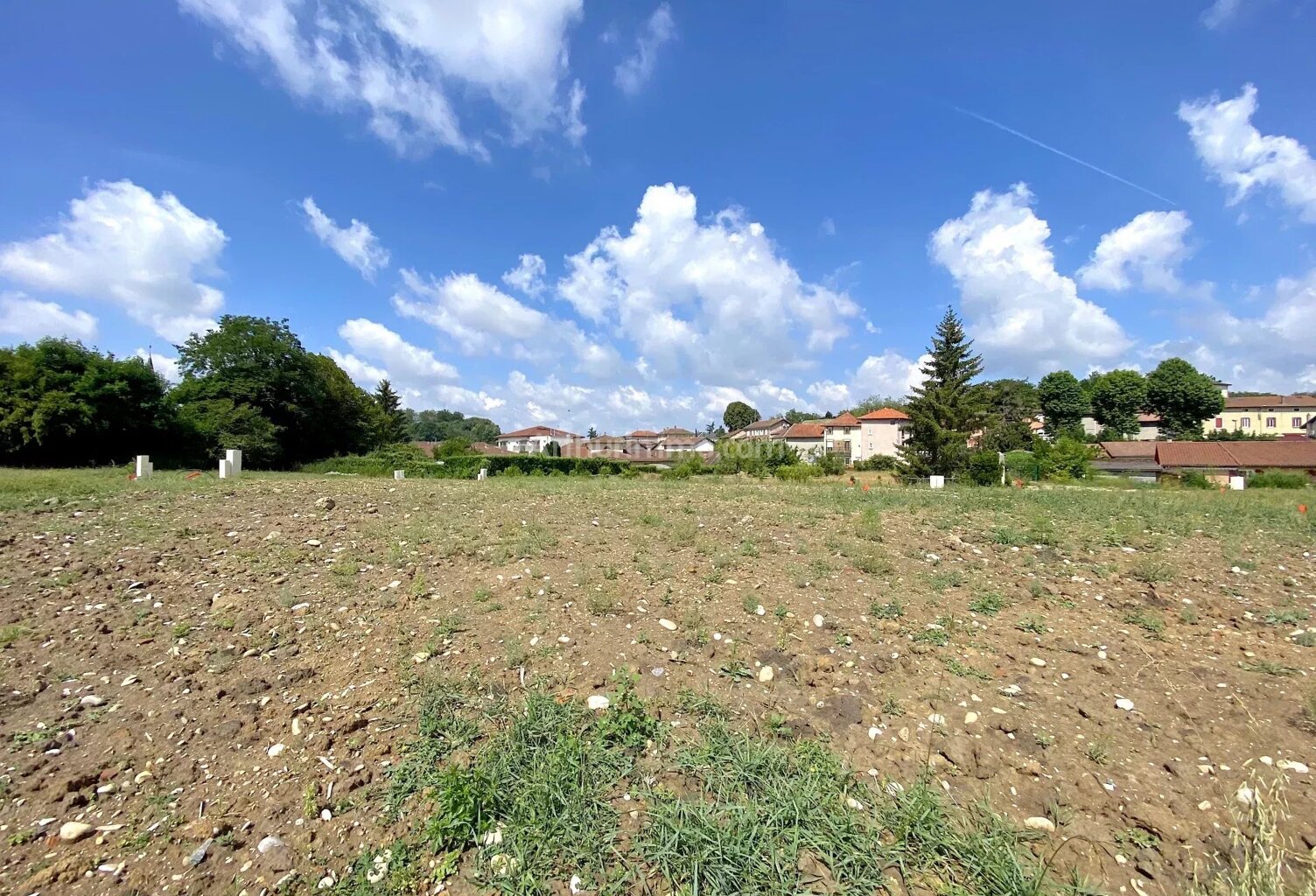 Terrain 630m² - CHALAMONT Centre — photo 1