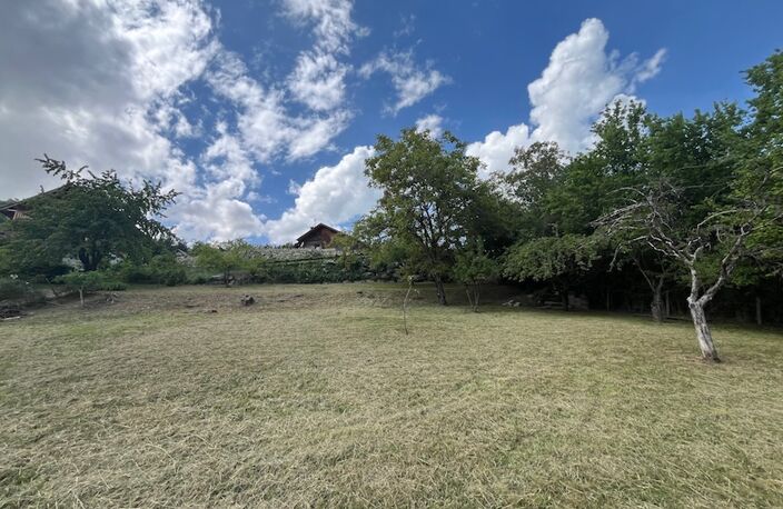 SAINT PANCRACE Sur les petites hauteurs de Saint Jean de Maurienne Magnifique parcelle de terrain constructible de 827 m²  — photo 4