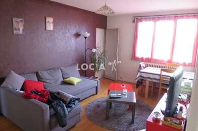 Appartement 4 pièces 860 €